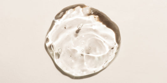 Hyaluronzuur: voordelen, werking & skincare tips | Ikonik Skin Agency