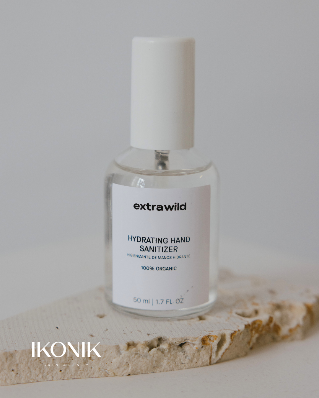 Hydrating Hand Sanitizer - desinfecterende handgel zonder uit te drogen - ikonik skin agency